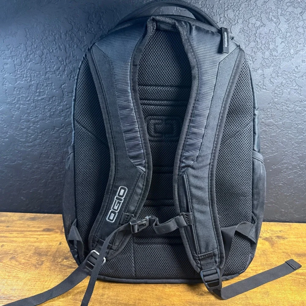 OGIO Metro Black Synthetic‎ Padded Laptop Backpack Mens Womens One Size